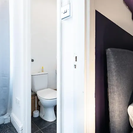 6 Roomy Bedrooms Favour Spacious Inn - Sleeps 13 Hull Central Location Kingston upon Hull Exterior photo