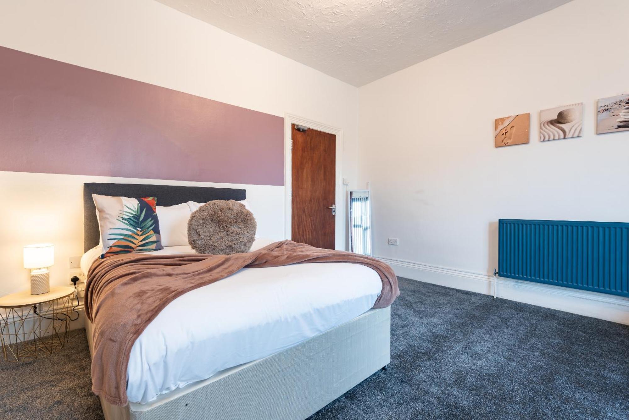 6 Roomy Bedrooms Favour Spacious - Sleeps 13 Hull Location Casa vacanze *