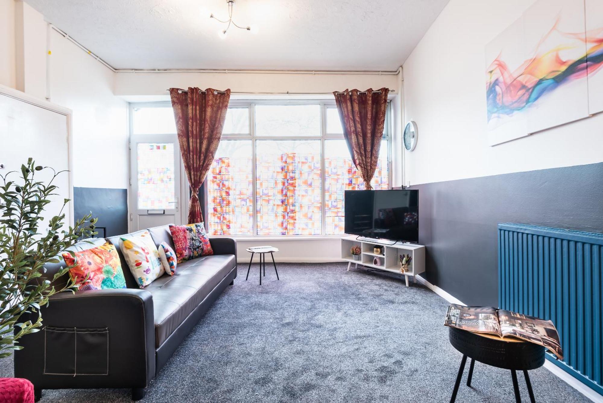 Holiday home 6 Roomy Bedrooms Favour Spacious - Sleeps 13 Hull Location Kingston upon Hull